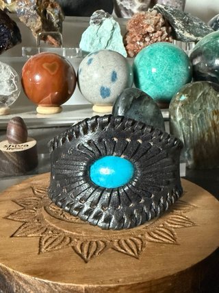 Pulsera Cuero Artesanal Howlita turquesa