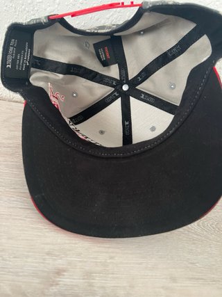 Gorra Flexfit Tech 110 Negra y Gris