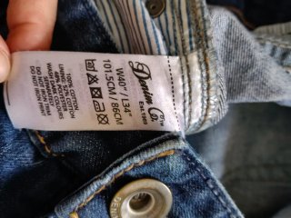 Tejanos hombre talla 54, etiqueta en la foto