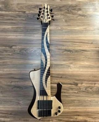 Bajo MG Bass New Extreman USA custom de 8 cuerdas