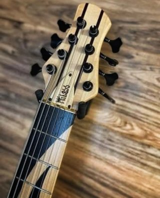 Bajo MG Bass New Extreman USA custom de 8 cuerdas