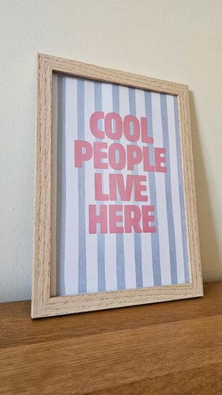 Cuadro Decorativo Cool People Live Here