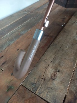 Paraguas Yani Markkal grande y robusto