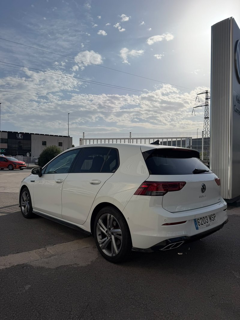 Volkswagen Golf 2024, foto 2