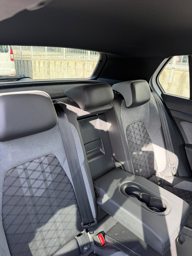 Volkswagen Golf 2024, foto 26