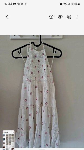 Vestido blanco con flores rosas. Minivestido. S.