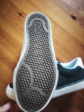 Converse niño talla 32 negras