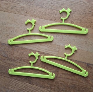 4 Perchas Infantiles Hippos Verdes