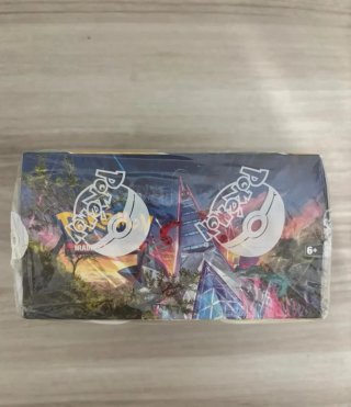 Caja Pokémon Evolving Skies