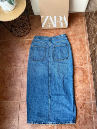 Falda midi vaquera Zara