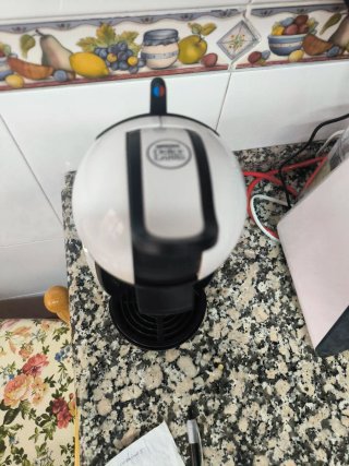 Cafetera Dolce Gusto Blanca y Negra