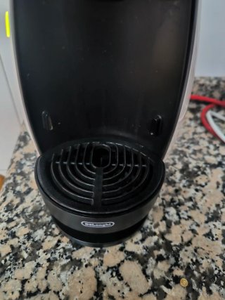 Cafetera Dolce Gusto Blanca y Negra