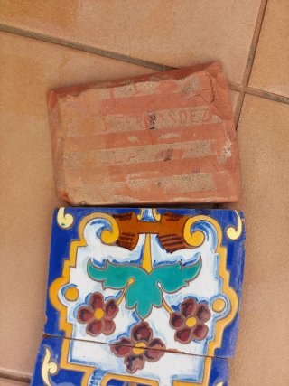Conjunto azulejo antiguo palacete Sevilla