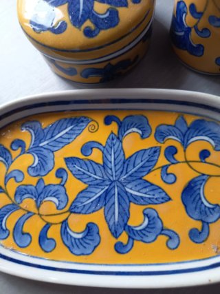 Set di trucco vintage giallo e blu
