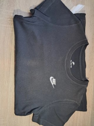 Camiseta Nike Negra