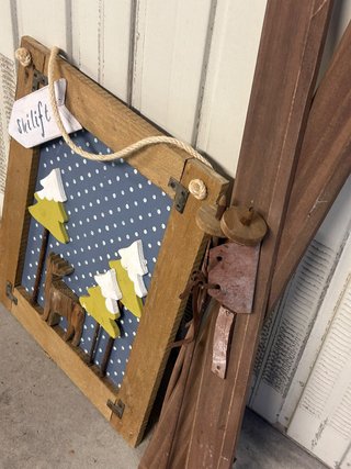 Decorazione artigianale in legno da appendere