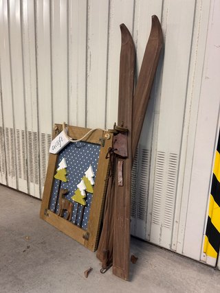 Decorazione artigianale in legno da appendere
