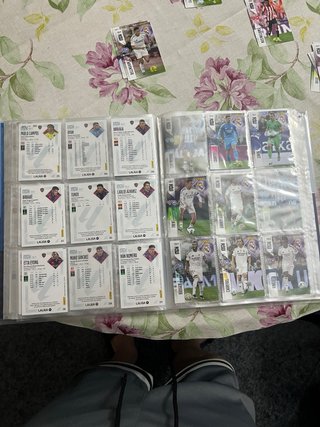 Álbum Megacracks LaLiga 2020-27 con 250 cartas
