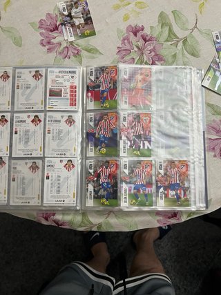 Álbum Megacracks LaLiga 2020-27 con 250 cartas