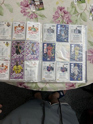 Álbum Megacracks LaLiga 2020-27 con 250 cartas