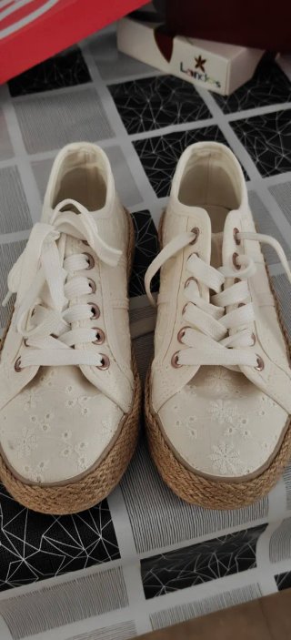 Zapatos de lona con bordado floral