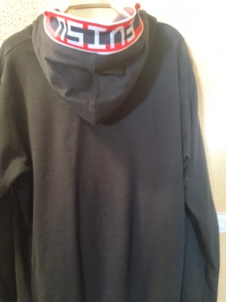 Sudadera Evisu Negra con Logo Rojo