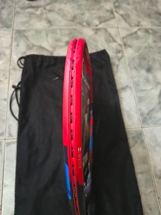 A ESTRENAR Yonex Vcore Pro 100+ L2 versión XL 70cm