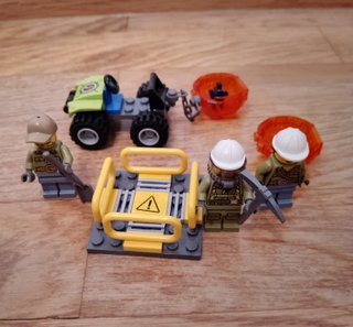 LEGO City 60122 Volcano Crawler