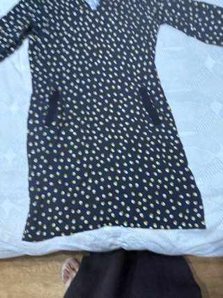 Vestido negro lunares dorados manga larga