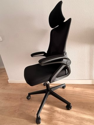 Silla de oficina ergonómica con soporte lumbar