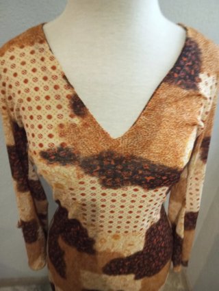 Vestido elástico patchwork marrón y beige