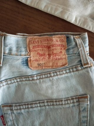 Shorts Levis Desgastados Talla 34