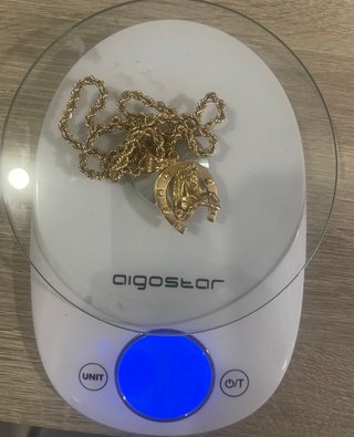 Cadena y colgante de oro Herradura Jesús