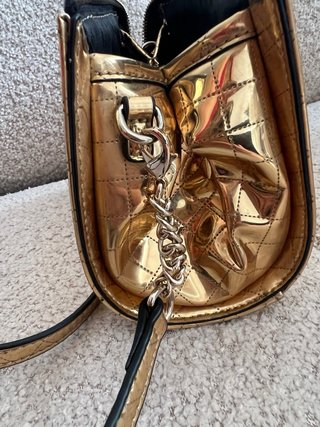 Bolso Armani Jeans Dorado Acolchado