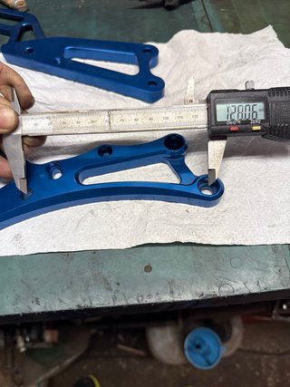 Soportes estriberas retrasadas azules