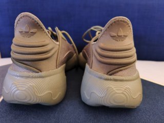 Adidas Ozelia Caqui 43,5 Órbit Green