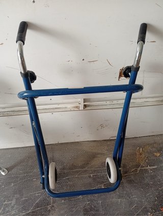 Andador para mayores con ruedas