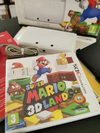 Nintendo 3DS Ice White Super Mario 3D Land