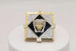 SELLO CUADRADO GRECA MEDUSA ONIX Y CIRCONITAS