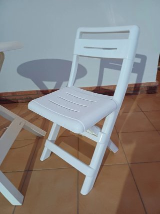 Mesa y Sillas Plegables Exterior. Lote o sueltas.
