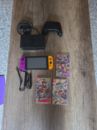 Nintendo Switch + Mario Kart, Party y Odyssey