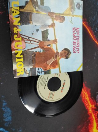Disco Vinilo Juan y Junior - Nos Falta Fe