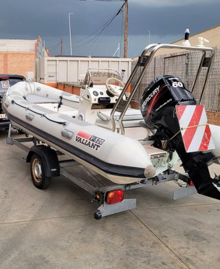 Barca semirrígida Valiant V-520 - 60 CV