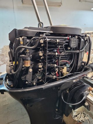 Barca semirrígida Valiant V-520 - 60 CV