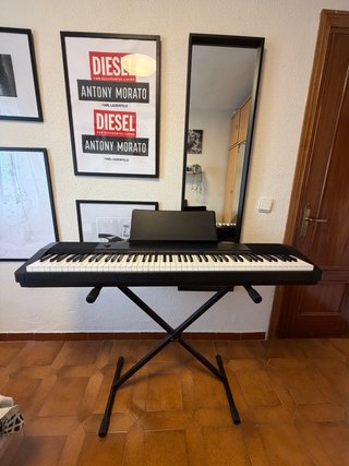 Teclado Casio CDP-130 con soporte