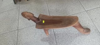 Figura de madera artesanal