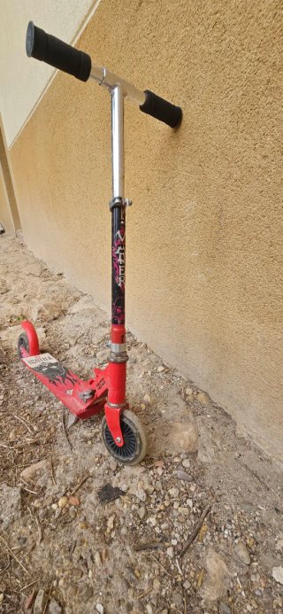 Patinete infantil rojo