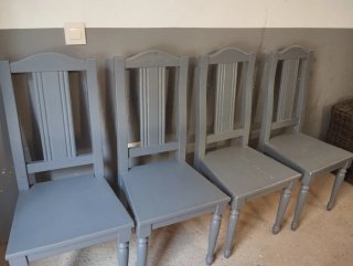 Juego de 4 sillas de madera maciza