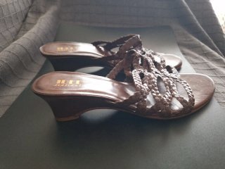 Sandalias zueco IDEE marrón