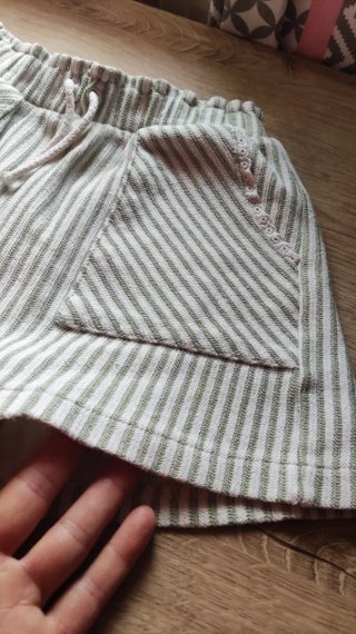 Shorts ZARA rayas blancas/verdes 10 años